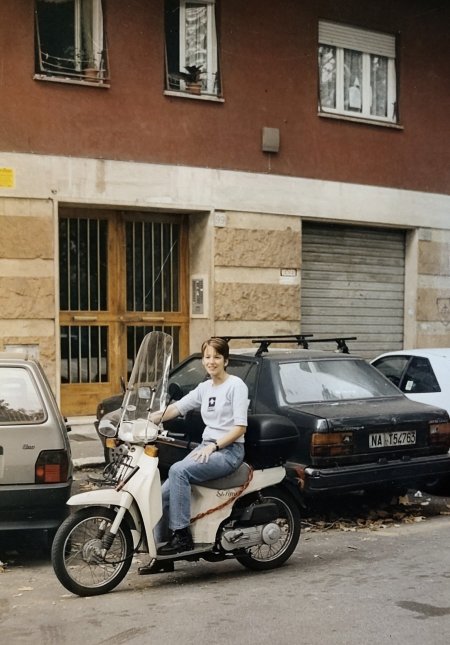Hedwig op scooter in 1998